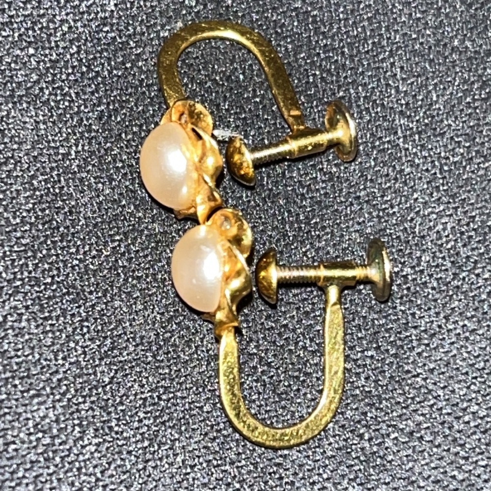 VINTAGE 10K PEARL SCREW BACK EARRINGS - Picture 4 of 5